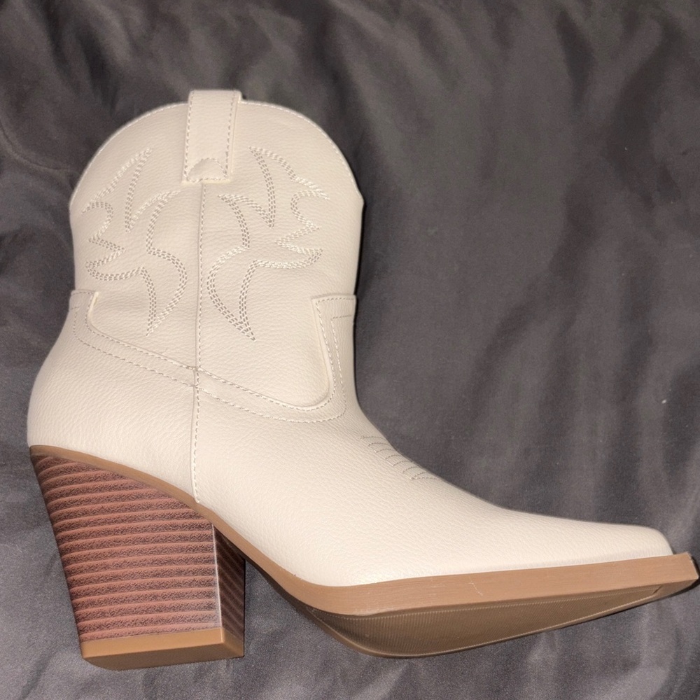 Cream Heeled Western Boots